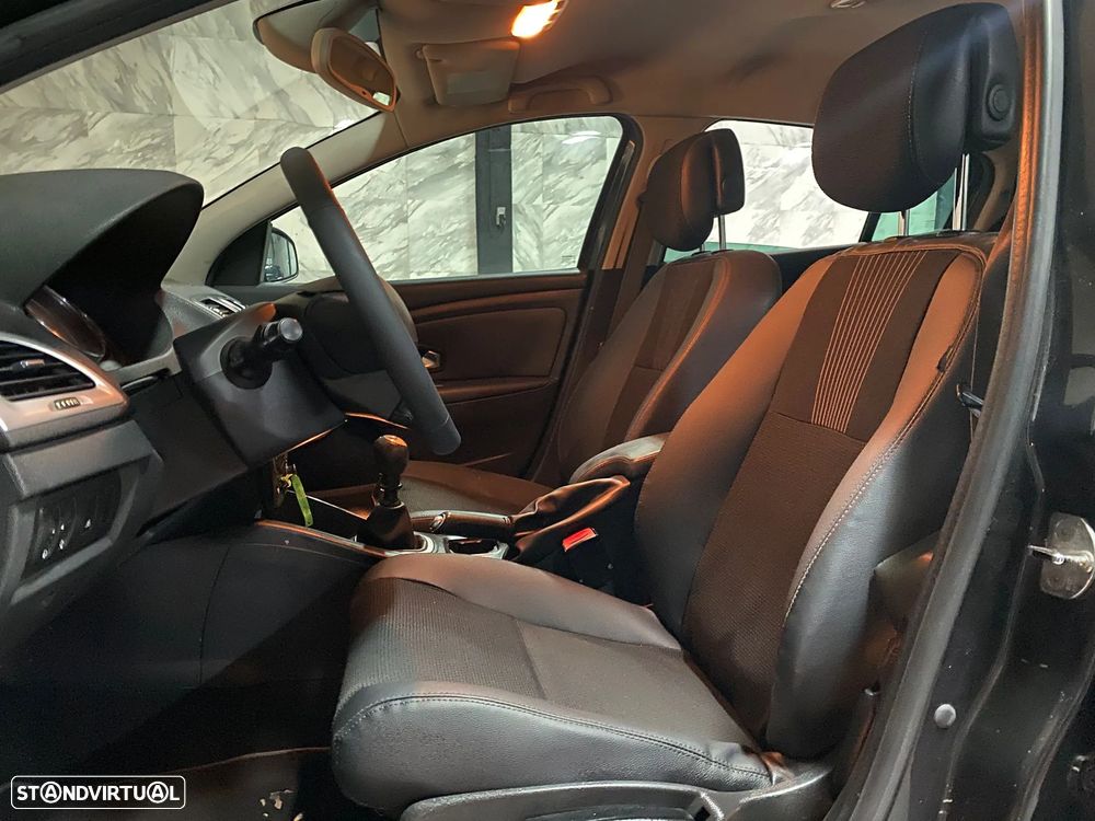 Renault Mégane 1.5 dCi Dynamique S - 7