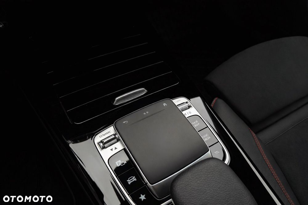 Mercedes-Benz CLA 200 AMG Line 7G-DCT - 29