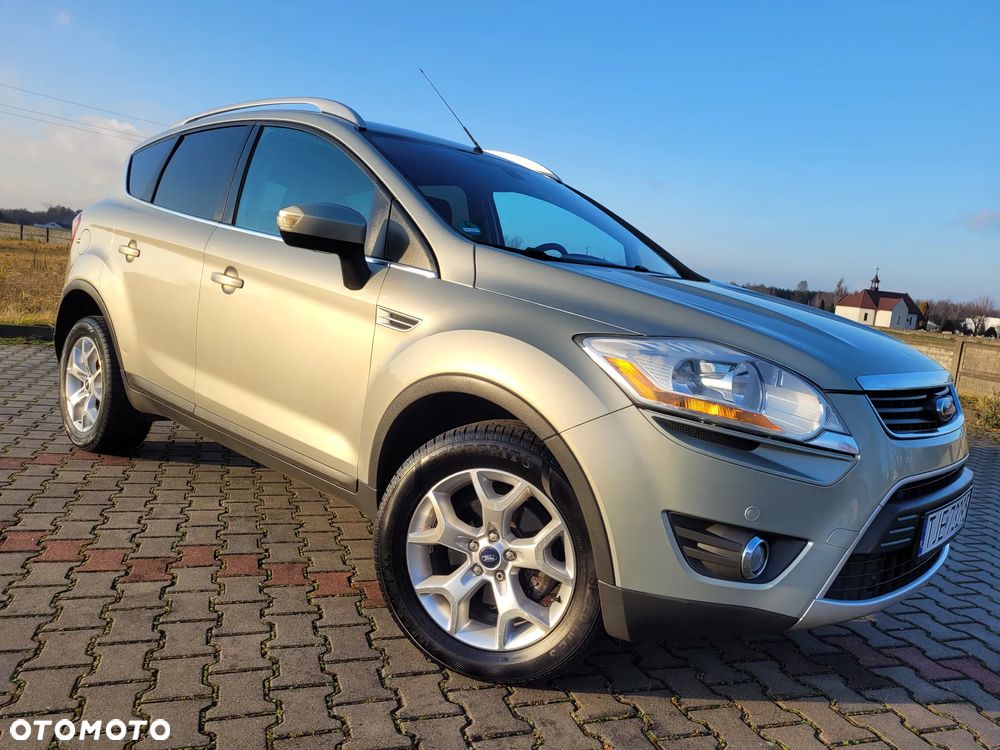 Ford Kuga 2.0 TDCi 2x4 Titanium - 4