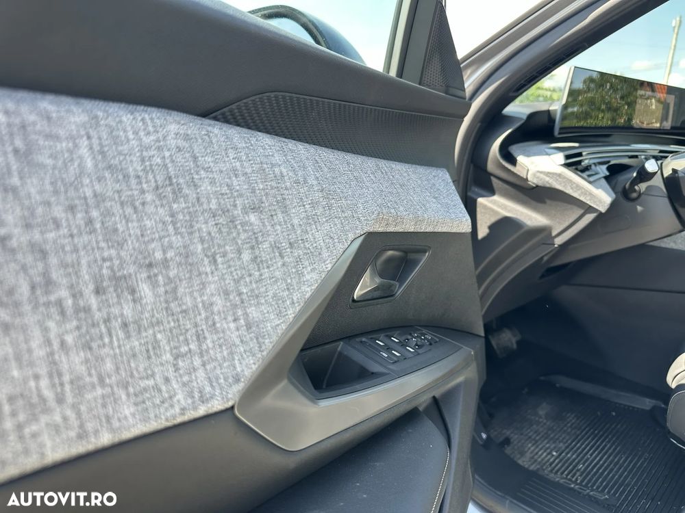 Peugeot 3008 1.2L 136 e-DCS6 MHEV Allure - 12