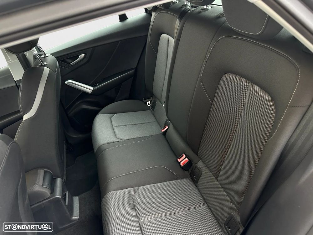 Audi Q2 1.0 TFSI Design — fotografia 17