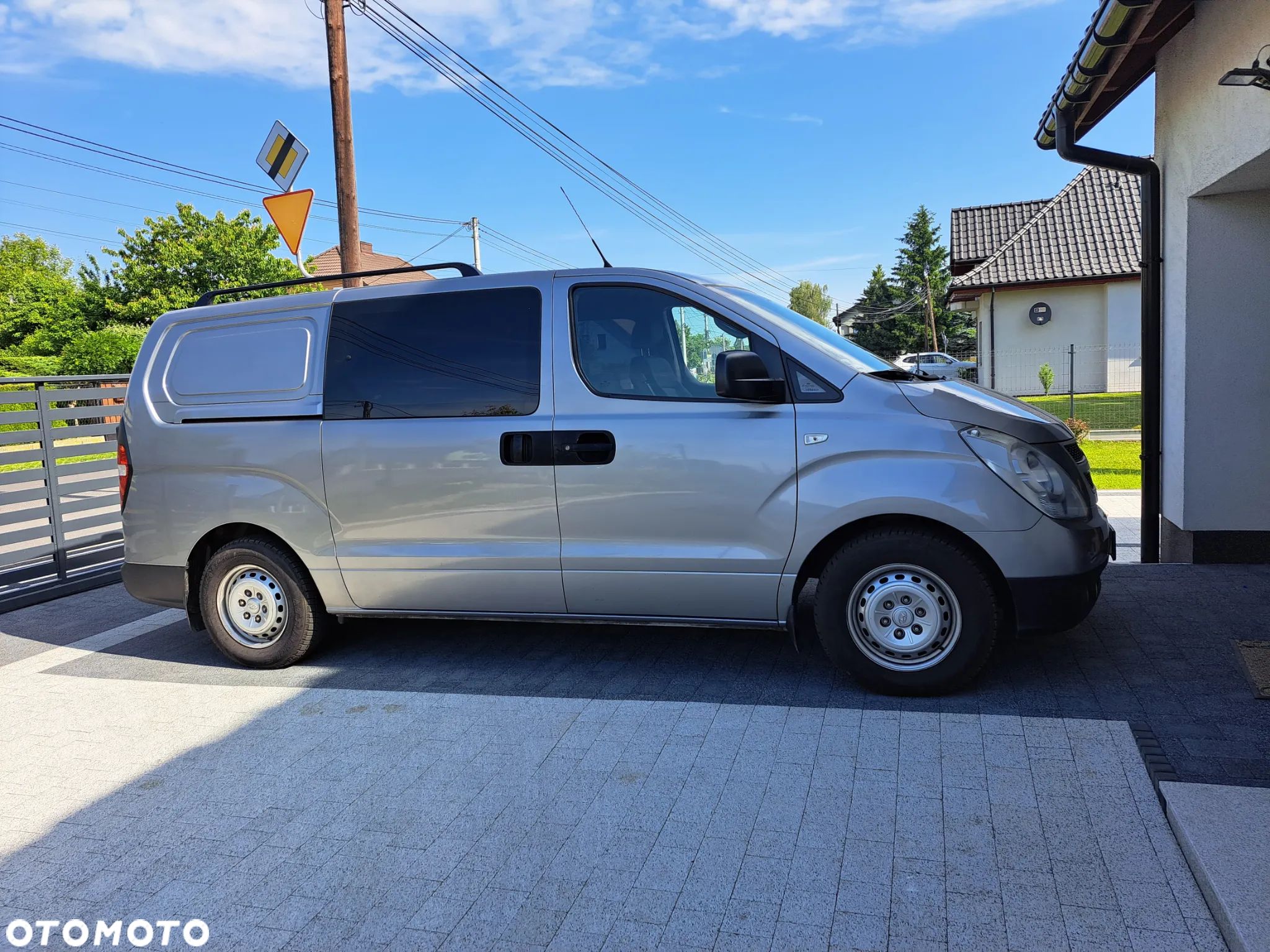 Hyundai H-1 2.5 CRDi Travel Premium - 1