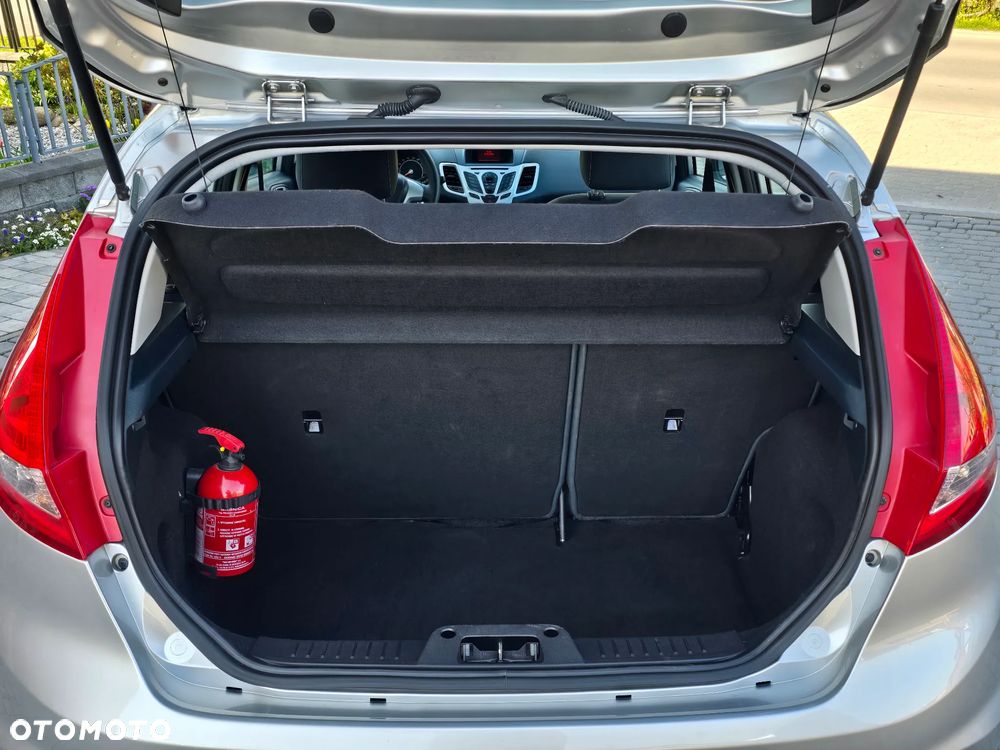 Ford Fiesta 1.25 Champions Edition - 18