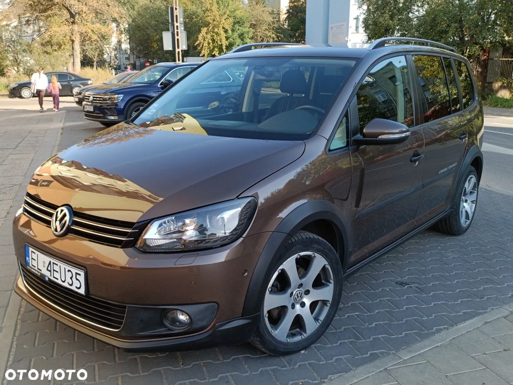 Volkswagen Touran - 1