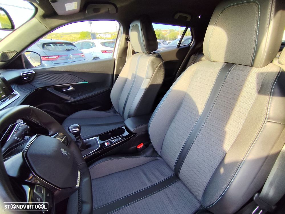 Peugeot 2008 1.2 PureTech Allure Pack - 24