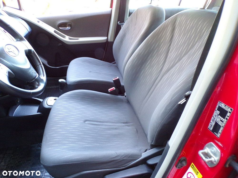 Toyota Yaris - 30