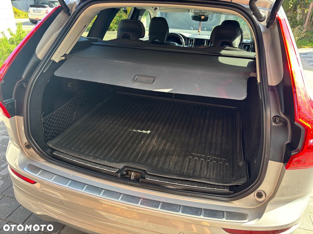 Volvo XC 60 B4 D AWD Momentum Pro - 12