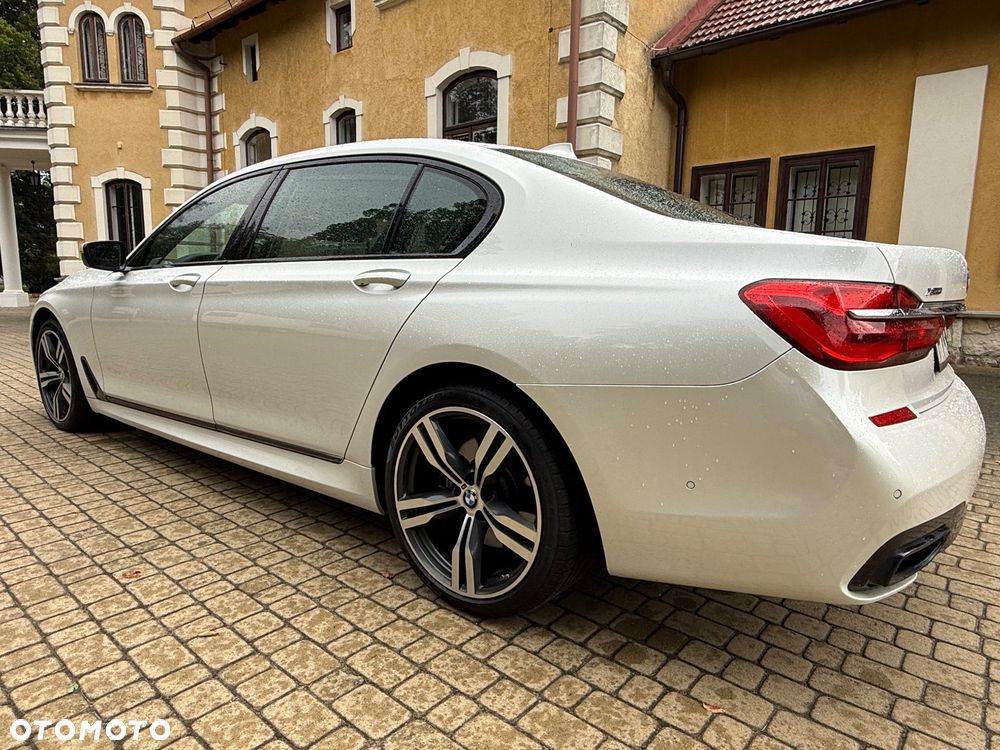 BMW Seria 7 750Li xDrive - 17