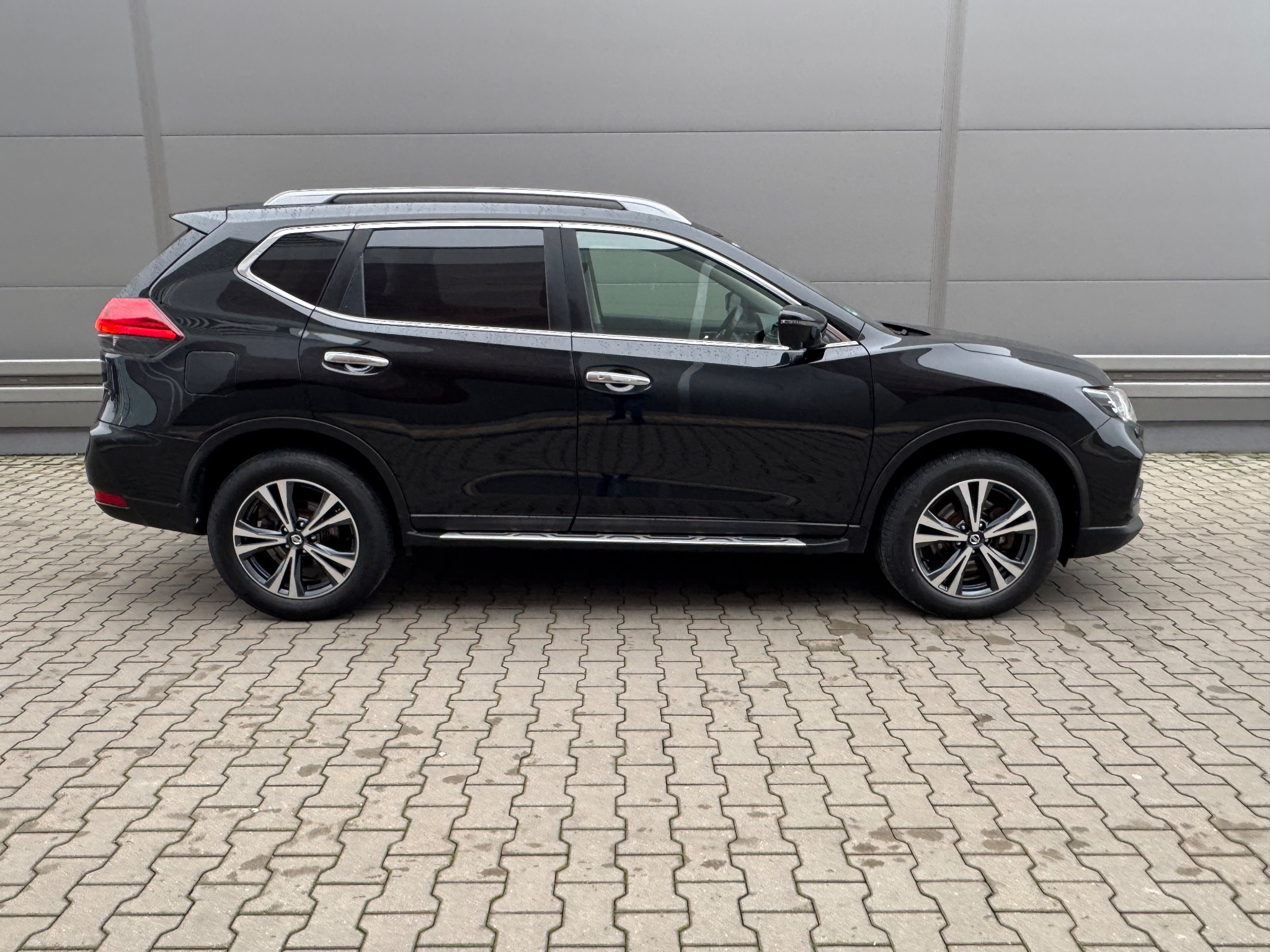 Nissan X-Trail - 4