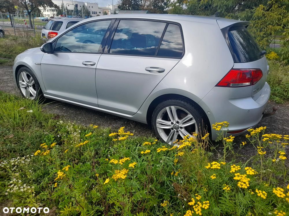 Volkswagen Golf - 2