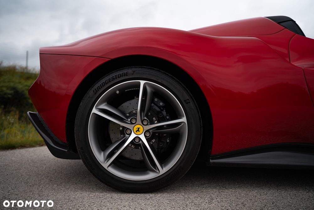 Ferrari 296 GTS - 18