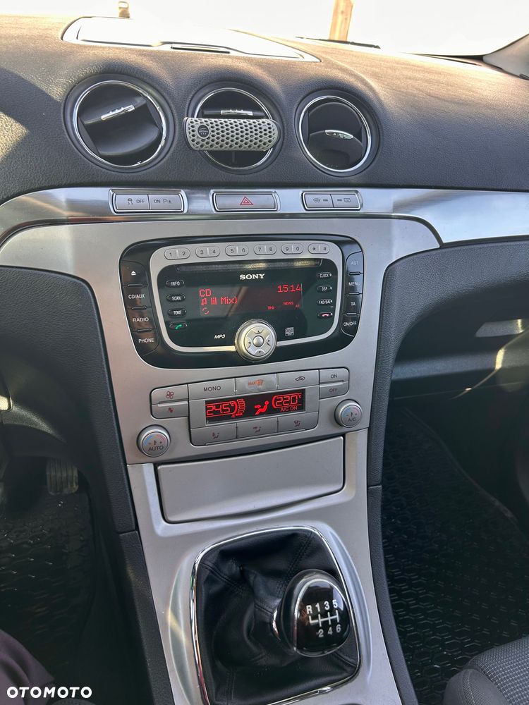 Ford S-Max - 8
