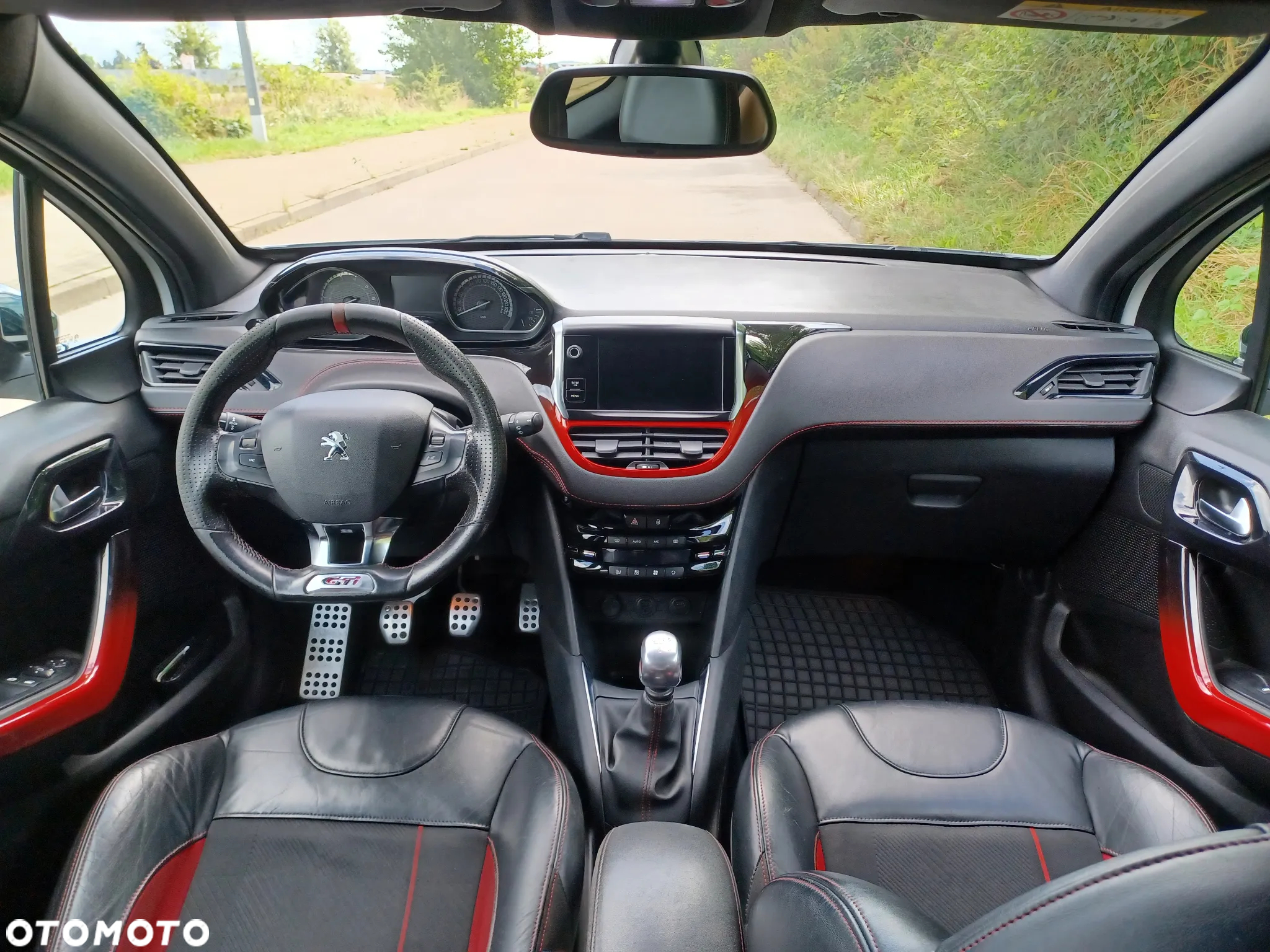 Peugeot 208 1.6 THP GTi - 12