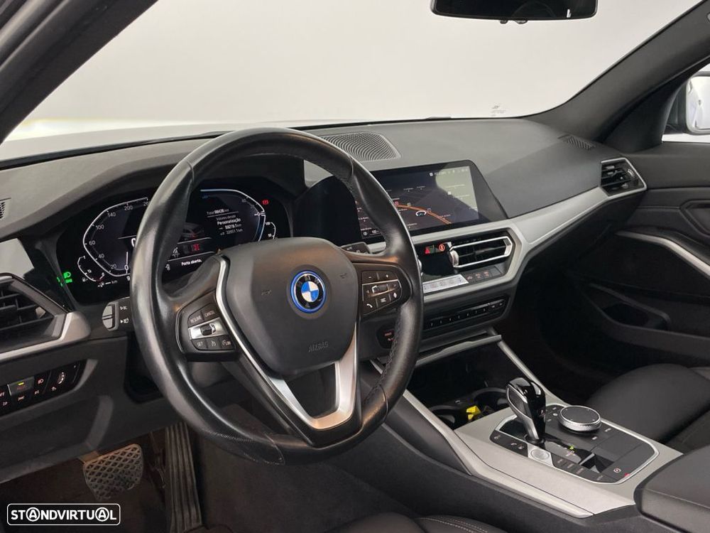 BMW 320 e Auto - 17