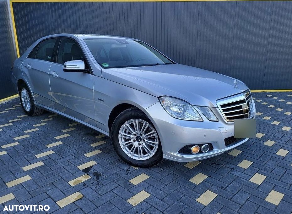 Mercedes-Benz E 220 CDI DPF BlueEFFICIENCY Automatik - 2