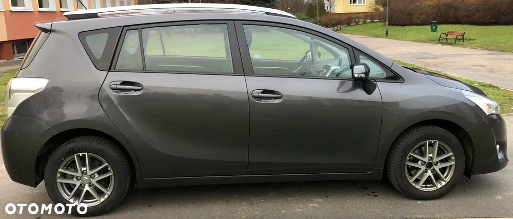 Toyota Verso 1.8 Premium 7os - 3