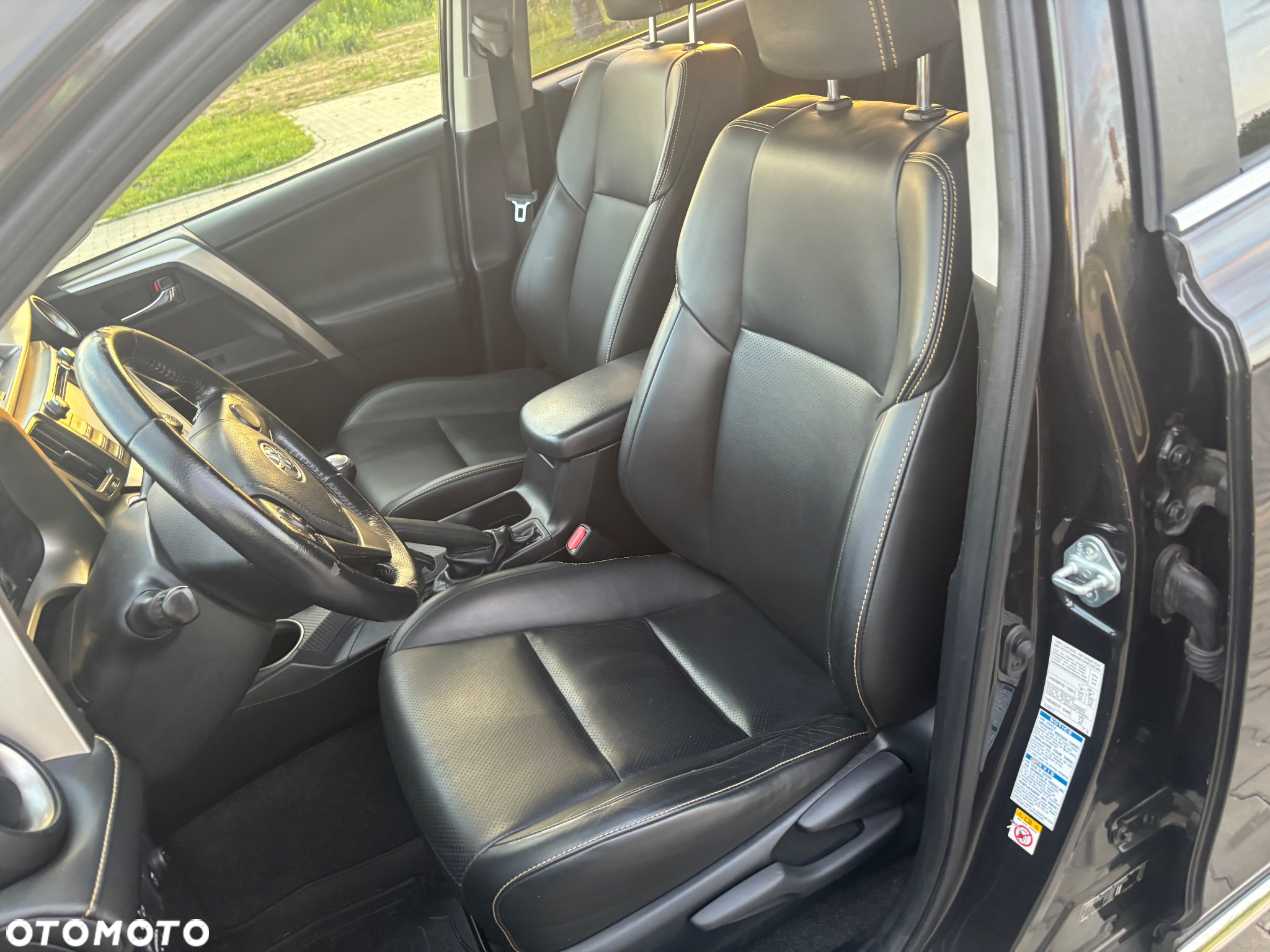 Toyota RAV4 2.0 D-4D Premium 4x2 - 18