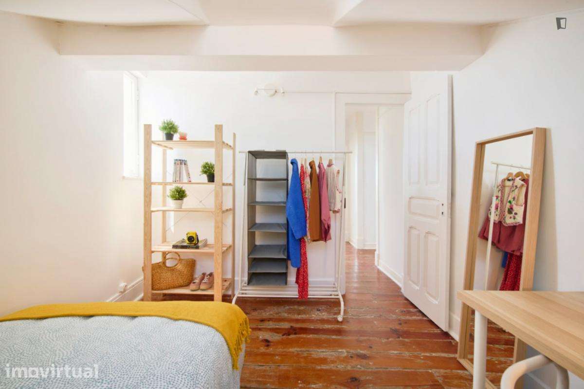 Quarto - localizado em São Bento Lisbon - Grande imagem: 5/29