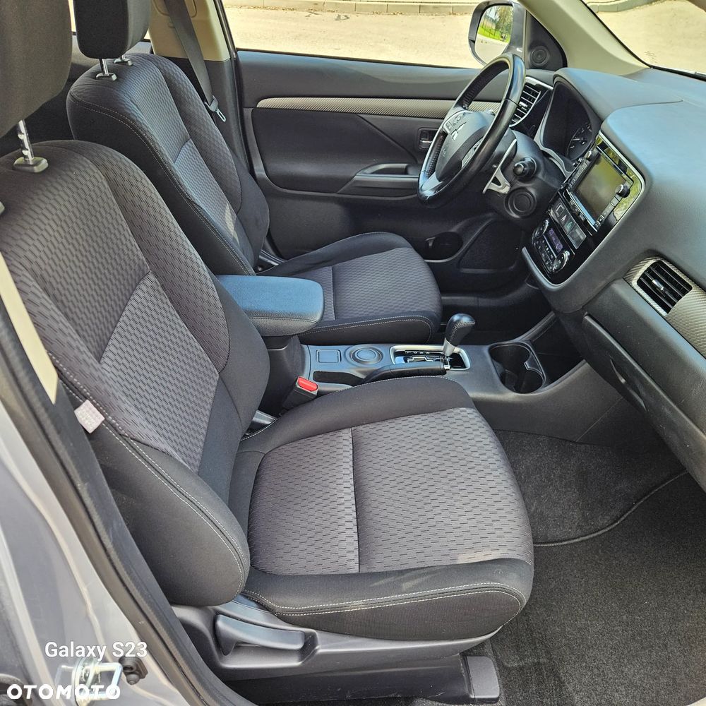 Mitsubishi Outlander 2.0 2WD CVT Diamant Edition - 27