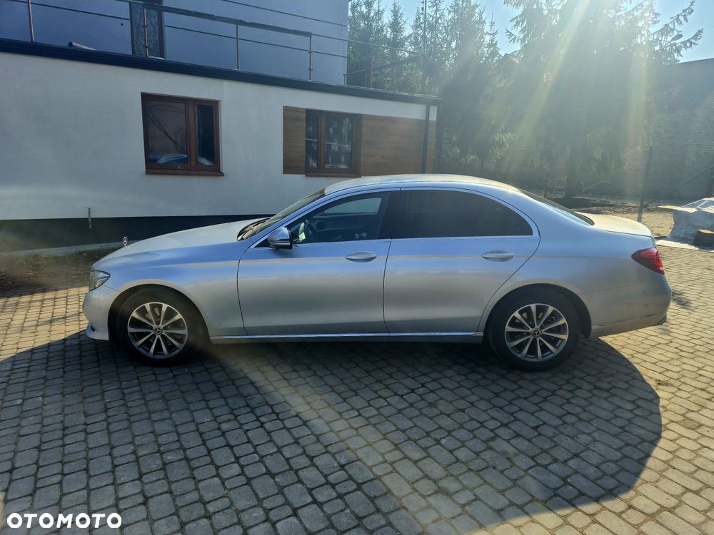 Mercedes-Benz Klasa E 220 d 4-Matic 9G-TRONIC - 3