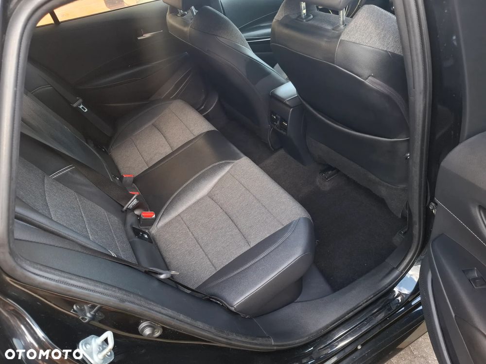 Toyota Corolla 2.0 Hybrid Comfort - 12