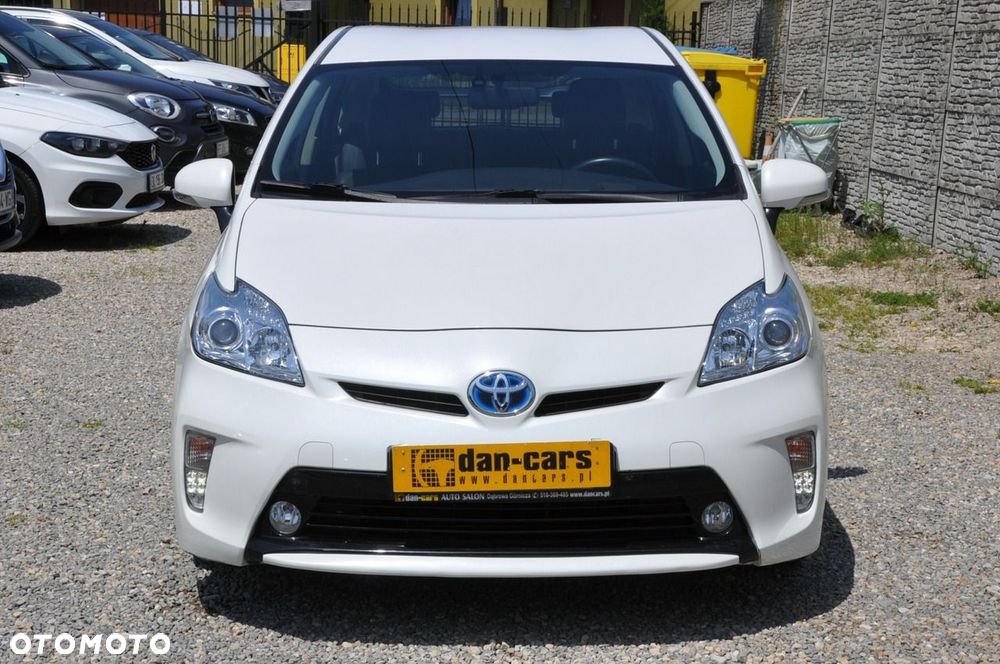 Toyota Prius (Hybrid) Executive - 8