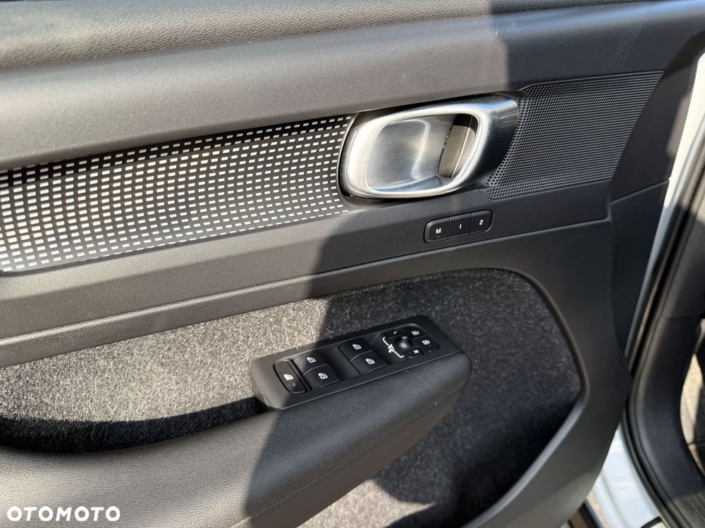 Volvo XC 40 D3 AWD Geartronic R-Design - 24