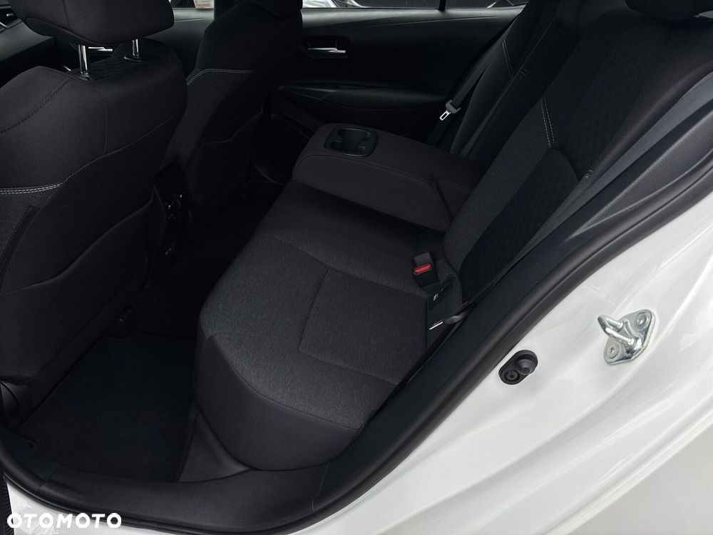 Toyota Corolla - 32