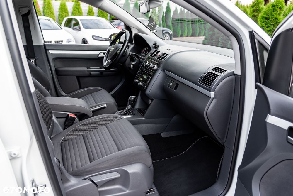 Volkswagen Touran 2.0 TDI DPF DSG Cup - 24