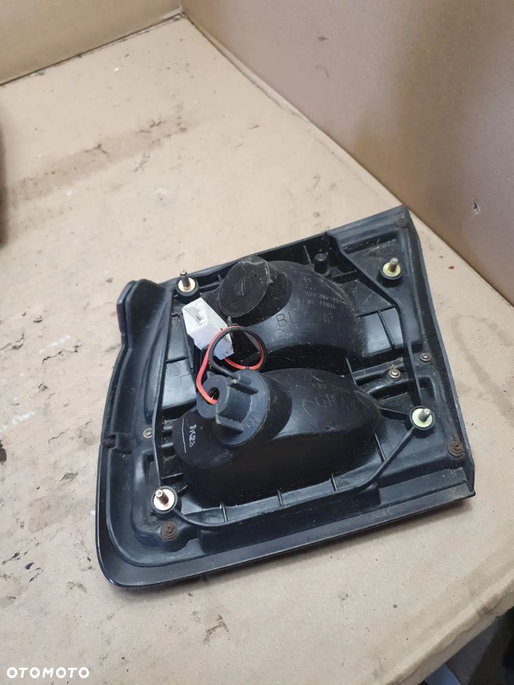 MAZDA 626 GF 97-99 LAMPA TYŁ LEWA KOITO 132-61825 - 4