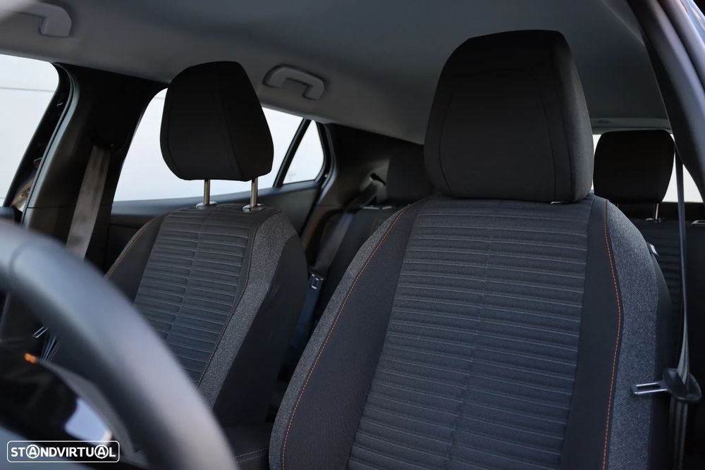 Peugeot e-2008 50 kWh Active Pack - 11