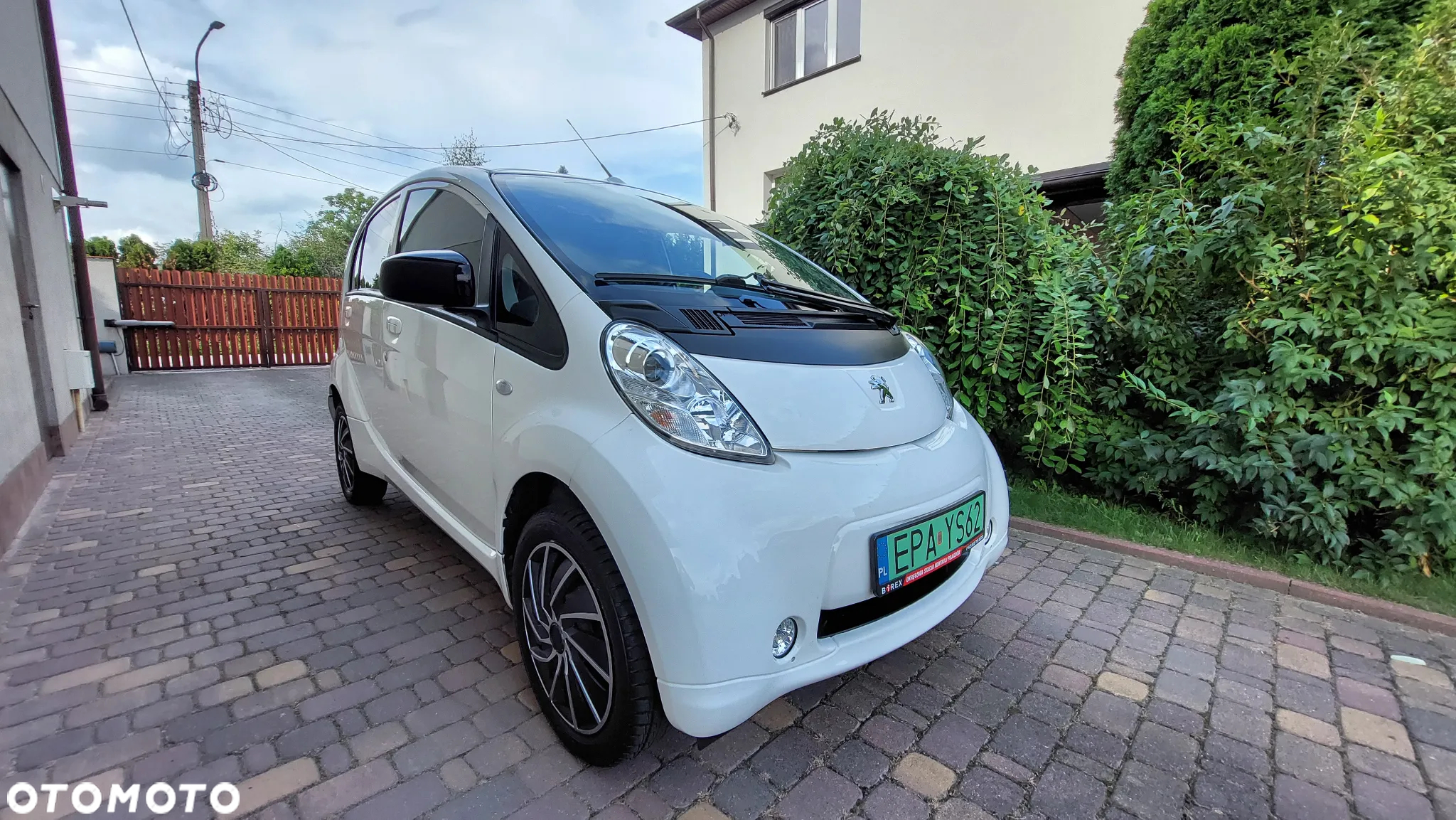Peugeot iOn Active - 2