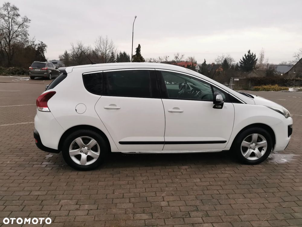 Peugeot 3008 2.0 HYbrid4 - 5