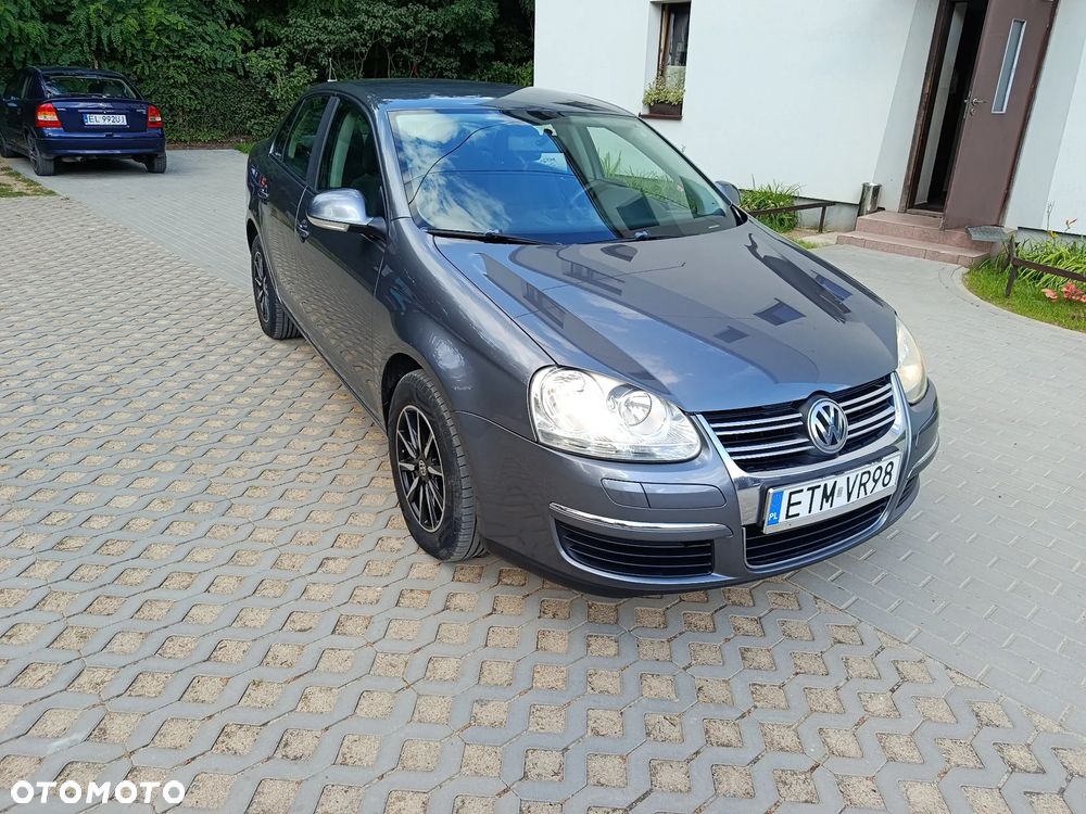 Volkswagen Jetta 1.6 Comfortline - 26