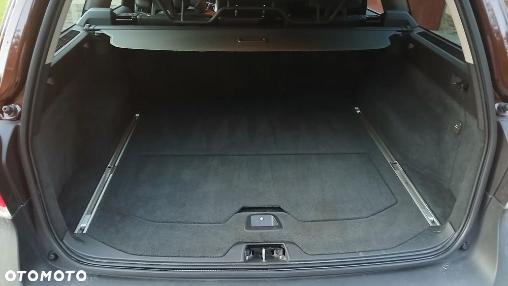 Volvo XC 70 D4 AWD Geartronic Momentum - 34