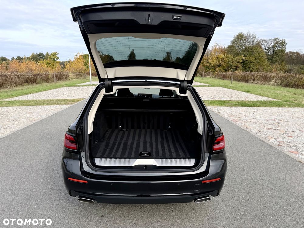 BMW Seria 5 530e Luxury Line - 13