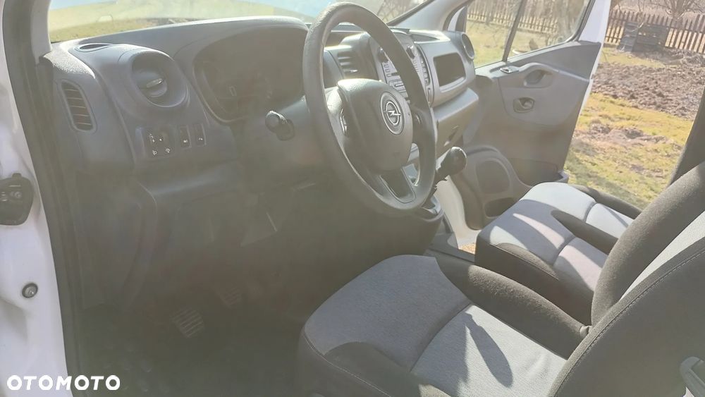 Opel Vivaro - 9