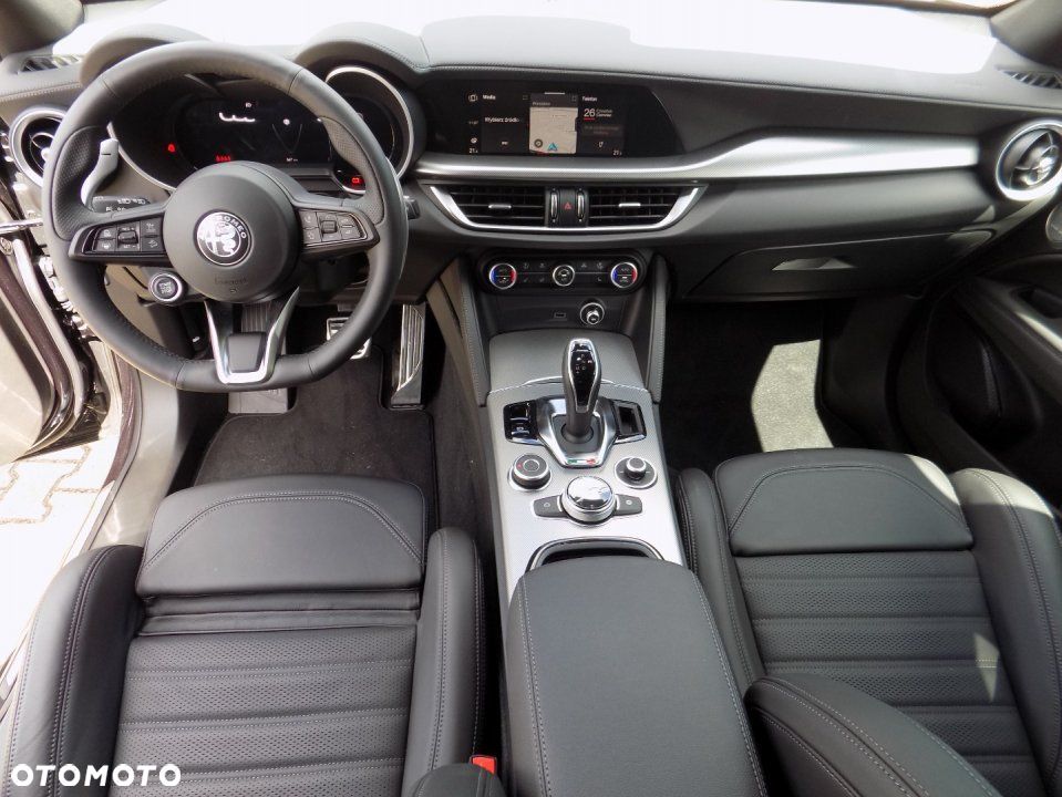 Alfa Romeo Stelvio - 12