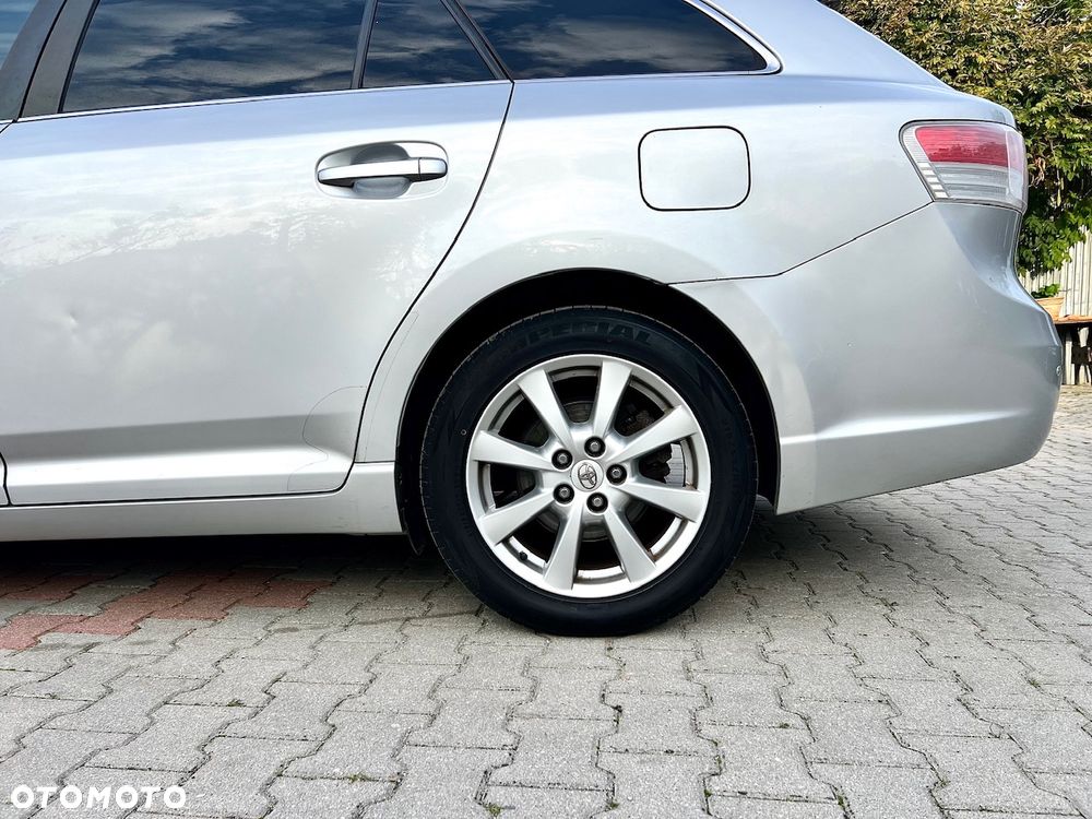 Toyota Avensis 2.2 D-4D Premium - 9