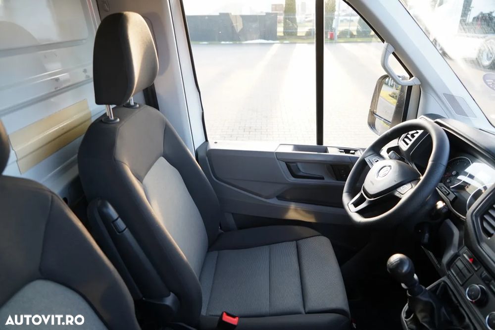 Volkswagen CRAFTER / CONTAINER / LIFT / 2019 / DUBLU / 3 LOCURI / - 27
