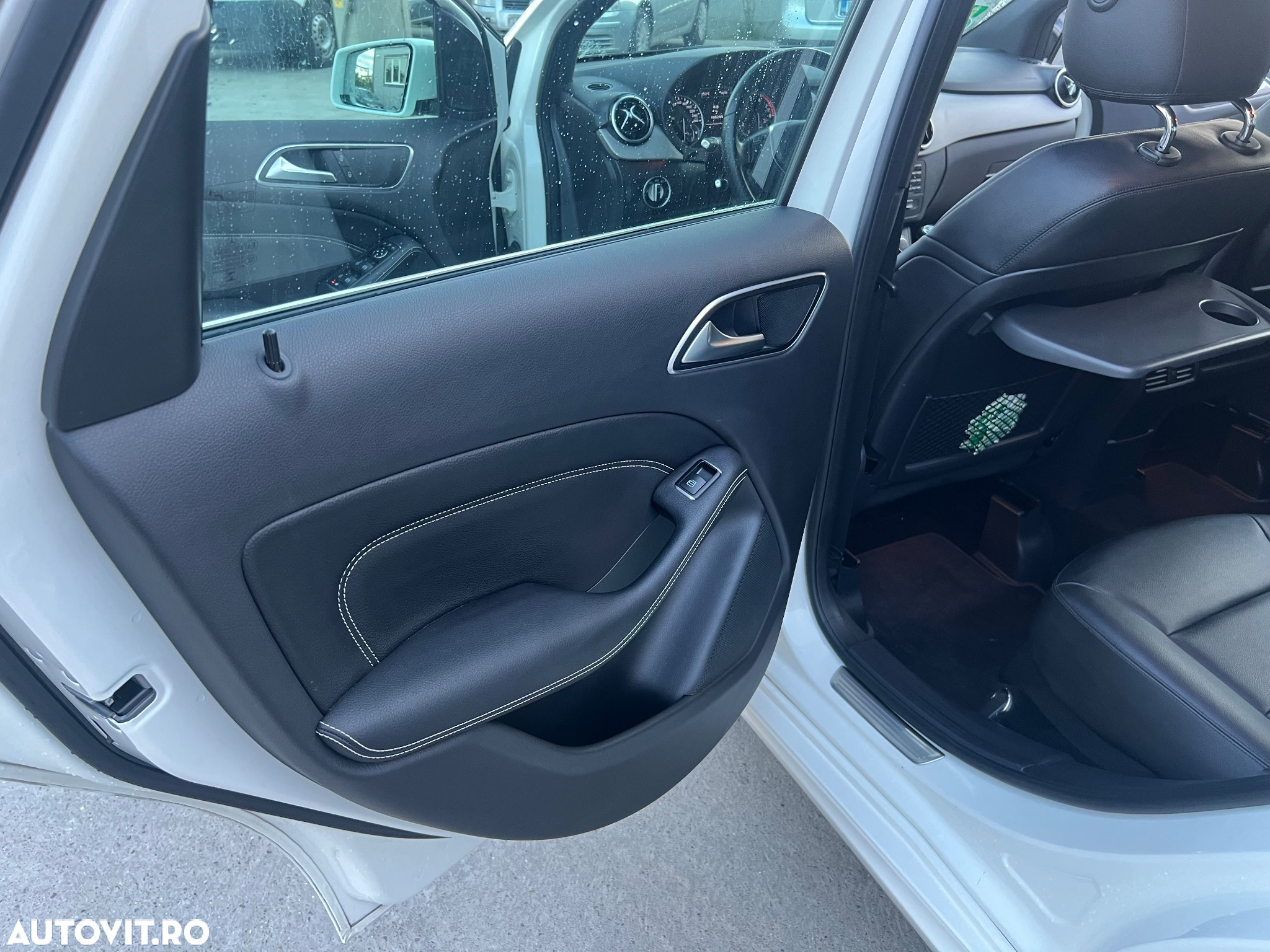Mercedes-Benz B 200 BlueEFFICIENCY - 27