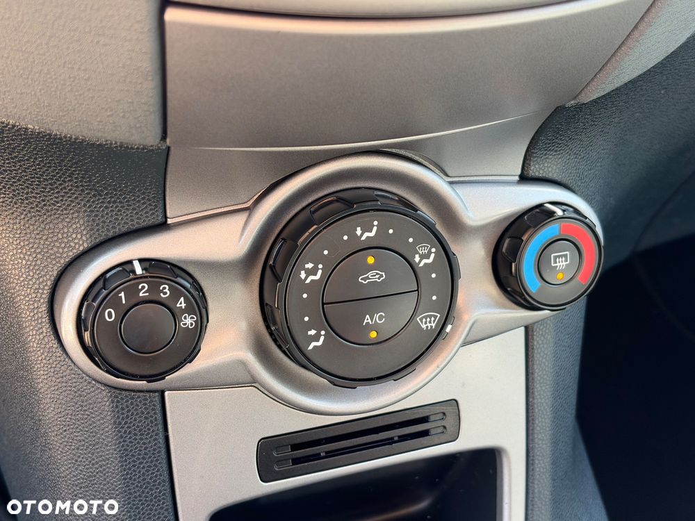 Ford Fiesta 1.25 SYNC Edition - 21