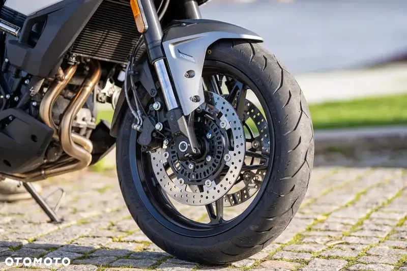 CFMoto MT - 4