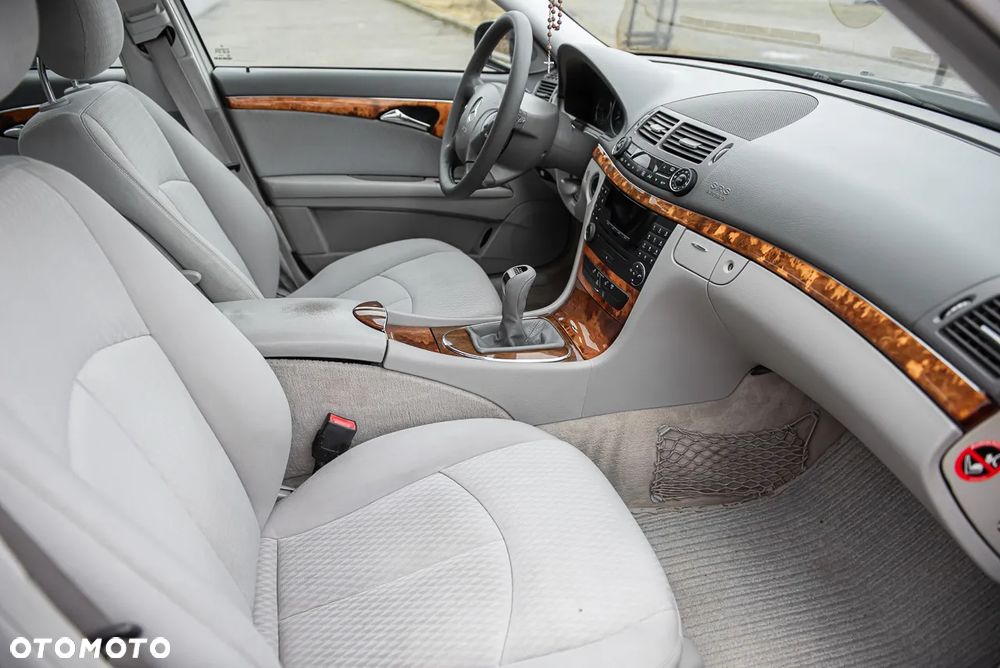 Mercedes-Benz Klasa E 200 CDI Elegance - 16