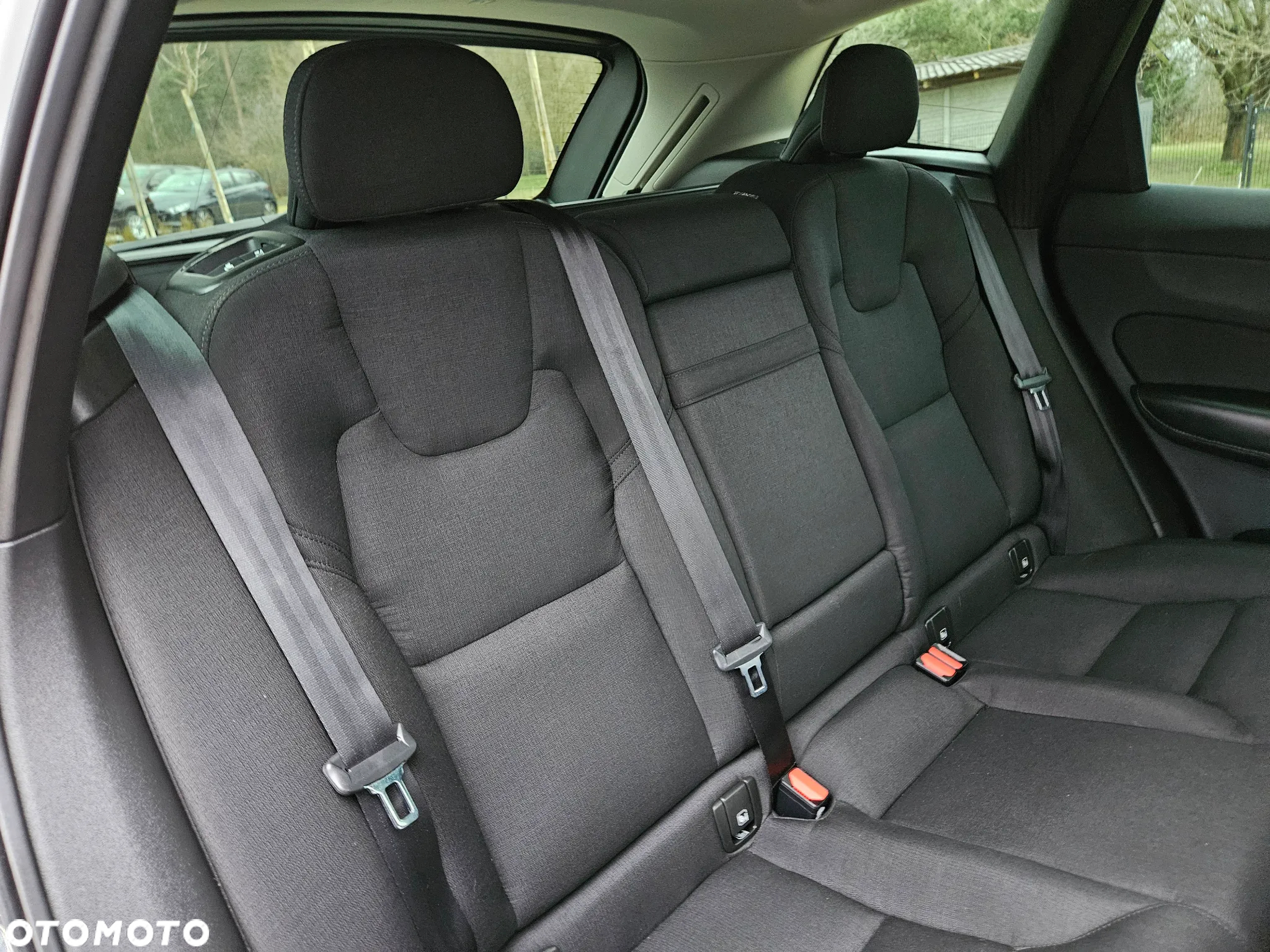 Volvo XC 60 T4 Momentum Pro - 17