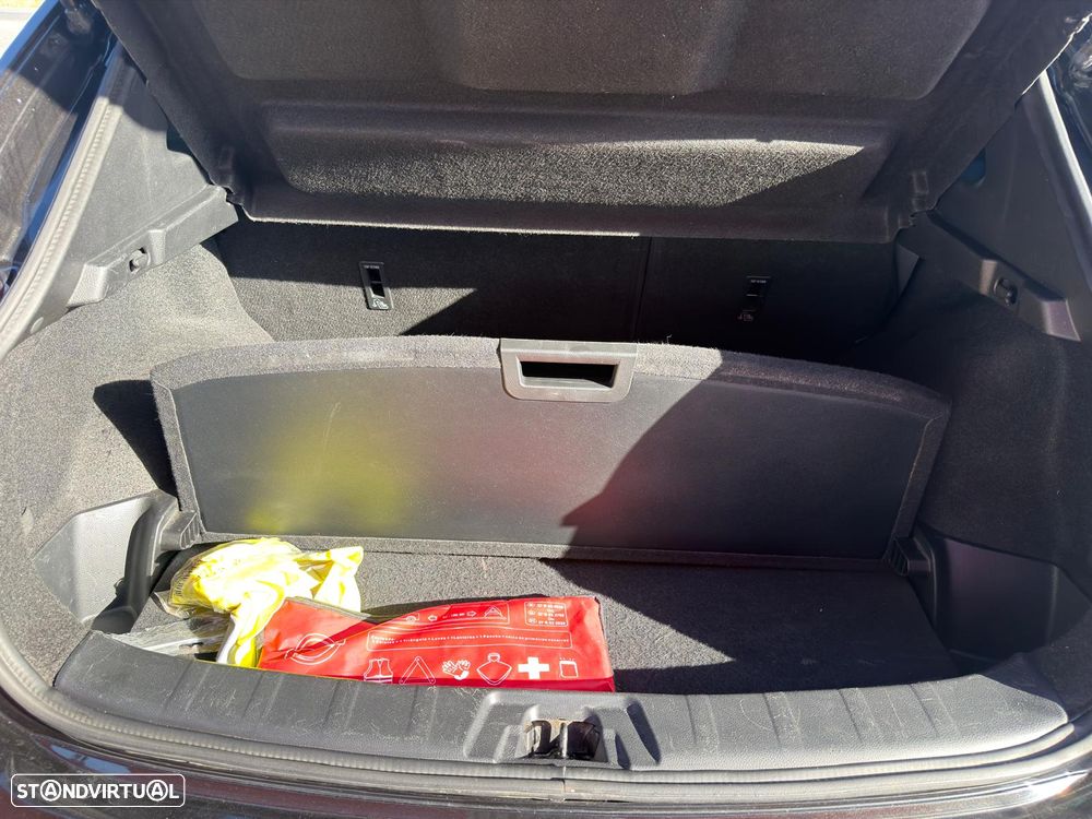 Nissan Qashqai 1.5 dCi N-Connecta J18+Led - 25