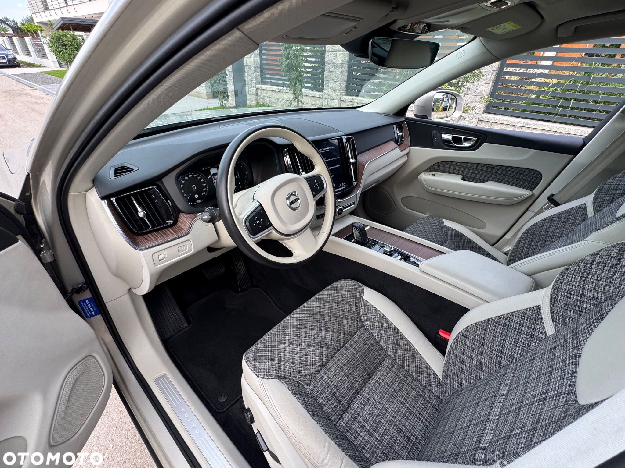 Volvo XC 60 - 30
