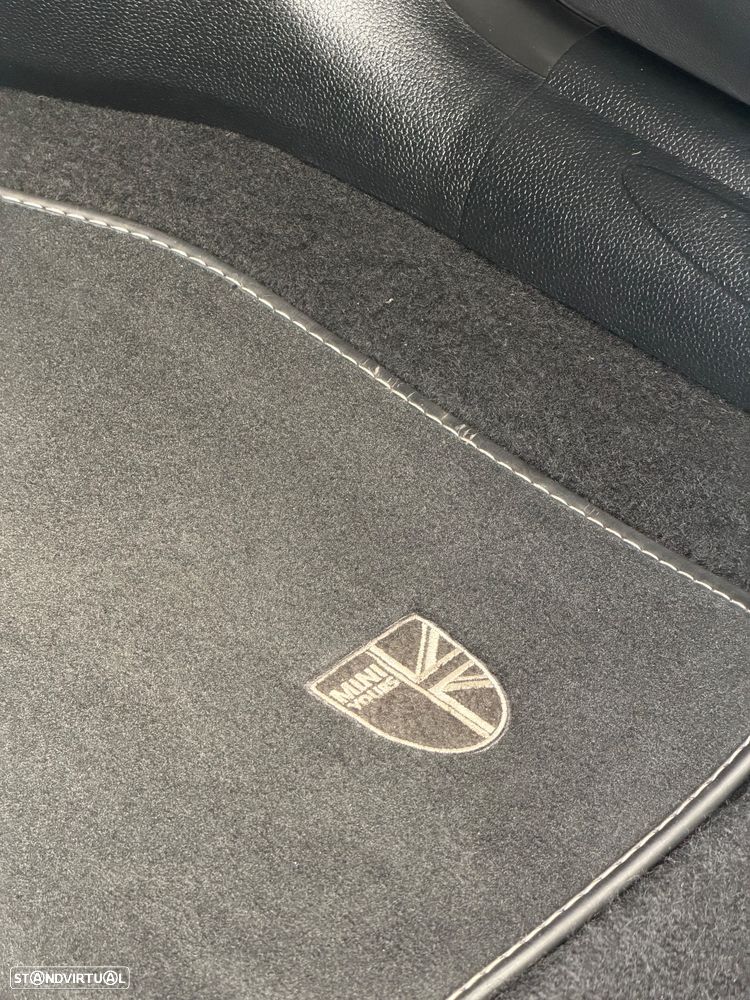 MINI 3 Portas Cooper D Aut. - 19