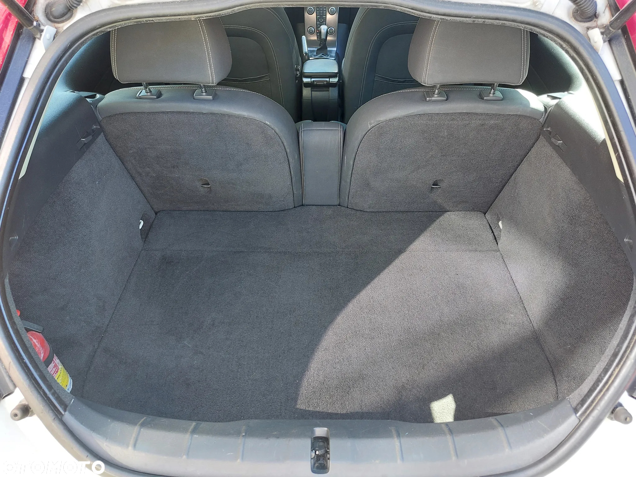 Volvo C30 D2 R-Design - 9