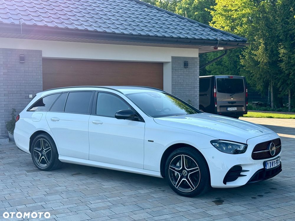 Mercedes-Benz Klasa E 300 de AMG - 11